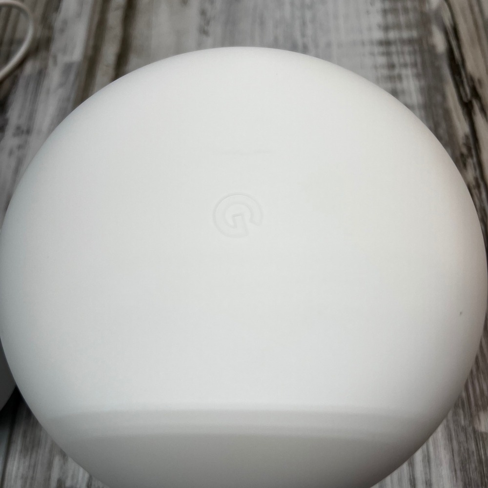 Google Nest Wifi Router Model H2D White Mesh Networking AC2200 Wireless Router - Picture 2 of 4